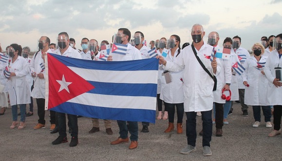 Esta Brigada Henry Reeve tuvo la primicia de ser la primera vez que los galenos cubanos brindan ayuda solidaria en Panamá. Foto: Sitio oficial del Minsap. Esta Brigada Henry Reeve tuvo la primicia de ser la primera vez que los galenos cubanos brindan ayuda solidaria en Panamá. Foto: Sitio oficial del Minsap.