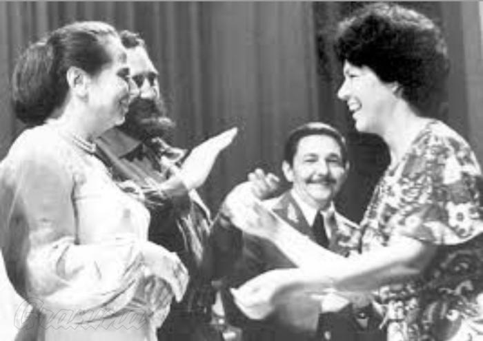 Una estrecha amistad, nacida de los principios y la lucha revolucionaria, unió a la combatiente Asela con Vilma, Fidel y Raúl. Foto: Archivo de Granma Una estrecha amistad, nacida de los principios y la lucha revolucionaria, unió a la combatiente Asela con Vilma, Fidel y Raúl. Foto: Archivo de Granma