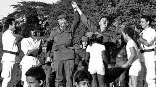 Fidel y Raúl en Cinco Palmas, durante la celebración del aniversario 30 del histórico reencuentro de los combatientes con su jefe Fidel y Raúl en Cinco Palmas, durante la celebración del aniversario 30 del histórico reencuentro de los combatientes con su jefe