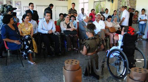 En la escuela Solidaridad con Panamá Lenín Moreno recorrió las instalaciones donde los alumnos reciben clases, servicios de salud o fisioterapias, y también aprenden oficios.