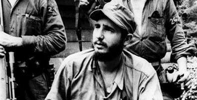 Los combatientes que lo han seguido a lo largo de la historia, en especial su hermano Raúl, poblaron a Fidel para ser en sí una muchedumbre, espesura, manigua...