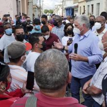 Díaz-Canel dialogó con el pueblo espirituano sobre la importancia de la participación popular en la construcción del socialismo. Foto: Estudios Revolución