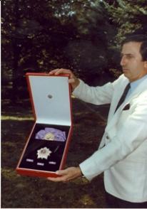 Condecorado con la Orden Gran Estrella de Yugoslavia y la Placa Dorada de la ciudad de Belgrado