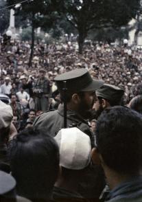 Fidel Castro junto al pueblo en La Habana, 1959.