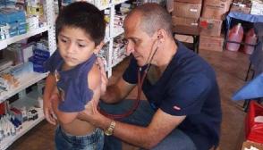 Médicos cubano en Escuintla, Guatemala continúan en la lucha por la vida luego de los desastres producidos por el Volcán de Fuego. Foto: Embaja de Cuba en Guatemala. Médicos cubano en Escuintla, Guatemala continúan en la lucha por la vida luego de los desastres producidos por el Volcán de Fuego. Foto: Embaja de Cuba en Guatemala.