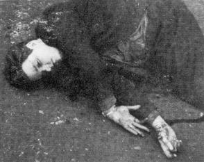 José Antonio Echeverría en su lecho de muerte.