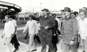 Fidel Castro con Daniel Ortega en visita a Expocuba, antes de la inauguración el 4 de enero de 1989. Foto: Jorge Oller Fidel Castro con Daniel Ortega en visita a Expocuba, antes de la inauguración el 4 de enero de 1989. Foto: Jorge Oller