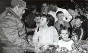 „Ihr werdet die beste Versorgung seitens der besten Spezialisten erhalten“, sagte Fidel zu den Opfern des Atomunfalls, und so geschah es Photo: Liborio Noval „Ihr werdet die beste Versorgung seitens der besten Spezialisten erhalten“, sagte Fidel zu den Opfern des Atomunfalls, und so geschah es Photo: Liborio Noval