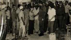 Fidel, como era su costumbre, dialogó con médicos, enfermeras y con obreros que edificaban el hospital pediátrico de Camagüey. Fidel, como era su costumbre, dialogó con médicos, enfermeras y con obreros que edificaban el hospital pediátrico de Camagüey.