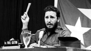 El joven Fidel durante su intervención conocida como Palabras a los intelectuales. Foto: Archivo de Granma. El joven Fidel durante su intervención conocida como Palabras a los intelectuales. Foto: Archivo de Granma.