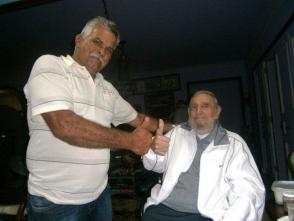 Omar González Santamaría, un apasionado de la agroecología, junto a Fidel Castro Ruz. Foto: Cortesía del entrevistado/ Radio 26 Omar González Santamaría, un apasionado de la agroecología, junto a Fidel Castro Ruz. Foto: Cortesía del entrevistado/ Radio 26