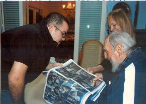 Fidel Castro y Randy Perdomo, presidente de la FEU de la Universidad de la Habana